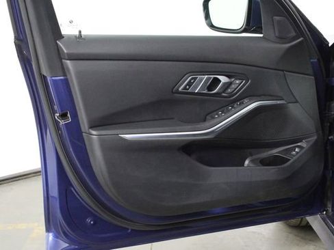 Used 2021 BMW 330i xDrive 330i xDrive w/ Convenience Package image 17