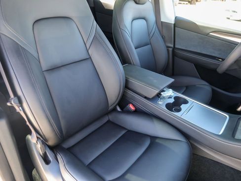 Used 2023 Tesla Model Y Long Range image 26