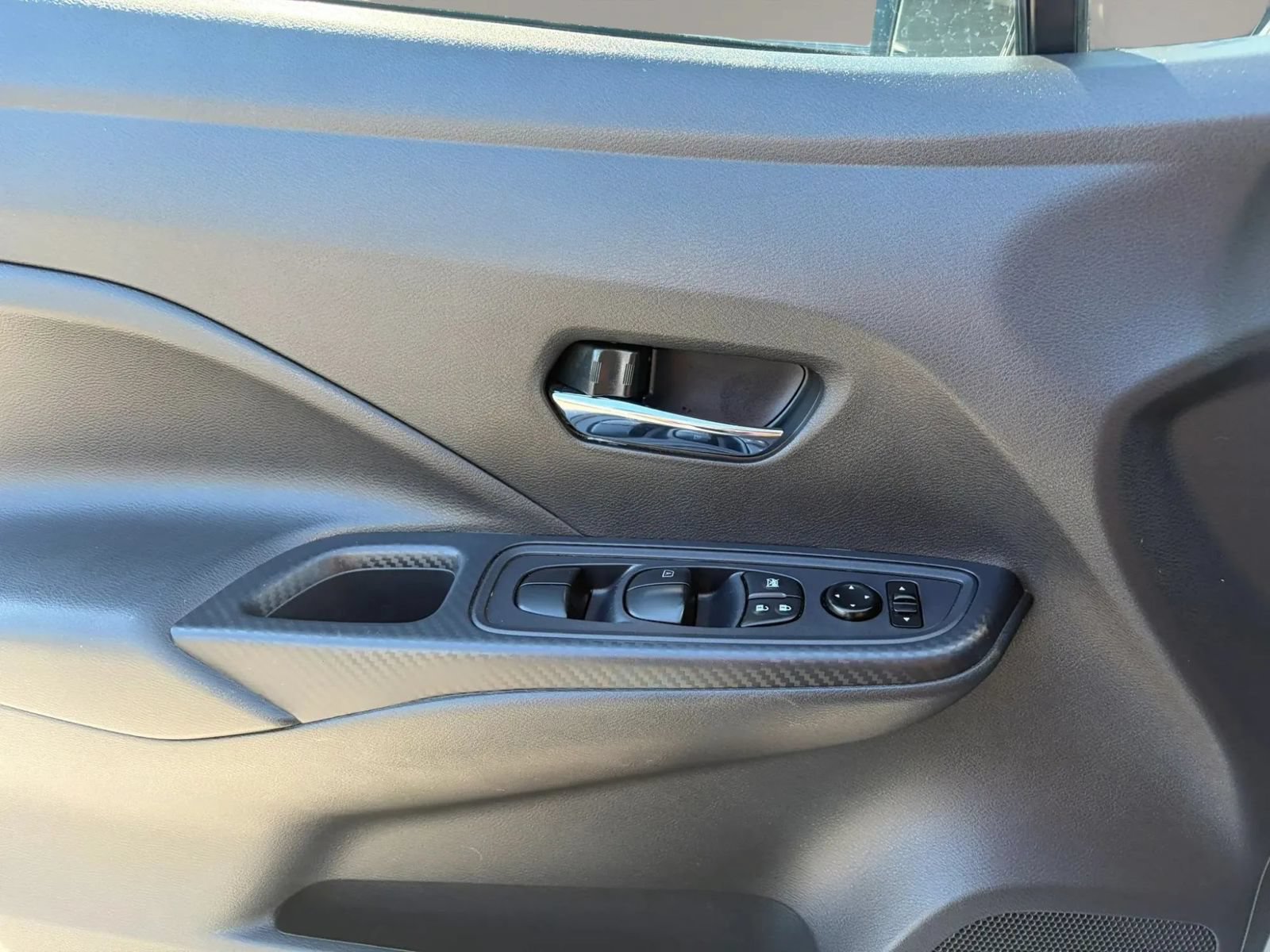 Used 2023 Nissan Versa SV FWD image 21
