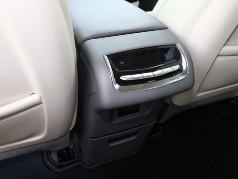 Certified 2023 Cadillac XT6 Premium Luxury image 18