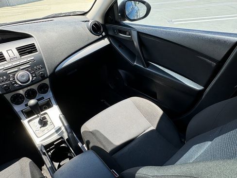 Used 2011 MAZDA MAZDA3 i Touring image 32