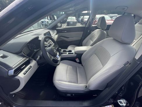 Used 2025 Nissan Altima 2.5 SV image 27