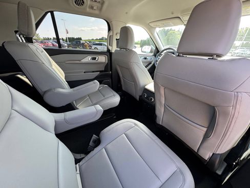 New 2026 Ford Explorer Active w/ Active Comfort Package AWD/4WD image 13