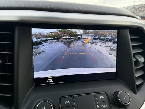 Used 2022 GMC Acadia SLT w/ LPO, Floor Liner Package image 39