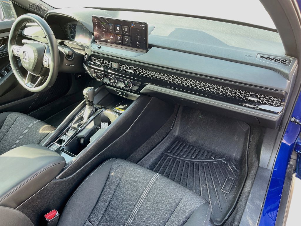 Used 2025 Honda Accord Sport image 29