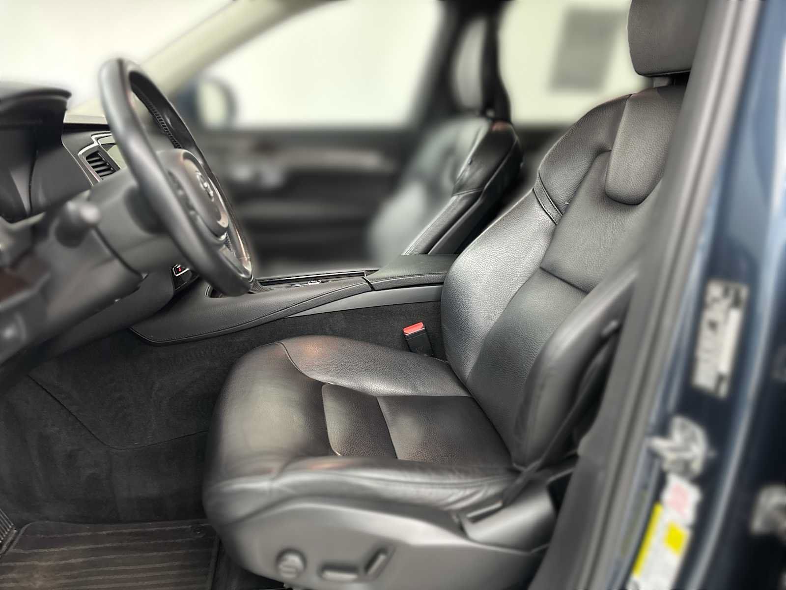 Used 2019 Volvo XC90 T6 Momentum AWD/4WD image 13