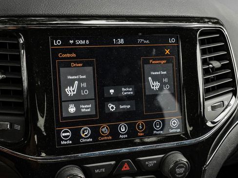 Used 2022 Jeep Grand Cherokee Limited w/ Tech Group image 30