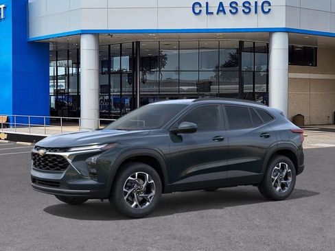 New 2026 Chevrolet Trax LT w/ LT Convenience Package FWD image 2