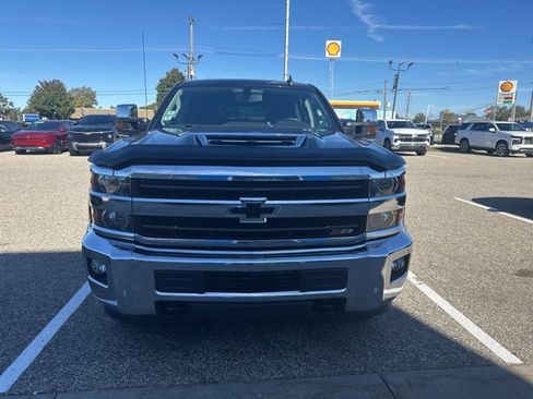 Used 2019 Chevrolet Silverado 2500 LTZ w/ Duramax Plus Package image 8