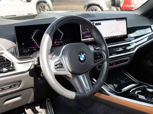 Used 2025 BMW X7 xDrive40i w/ M Sport Package AWD/4WD image 21