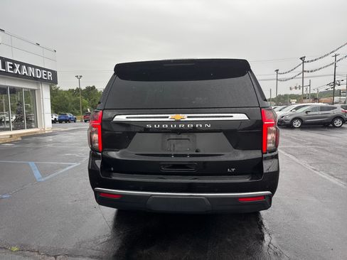 Used 2023 Chevrolet Suburban LT AWD/4WD image 4