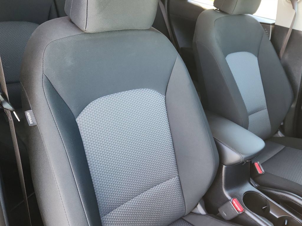 Used 2025 Kia Soul LX w/ LX Technology Package FWD image 14
