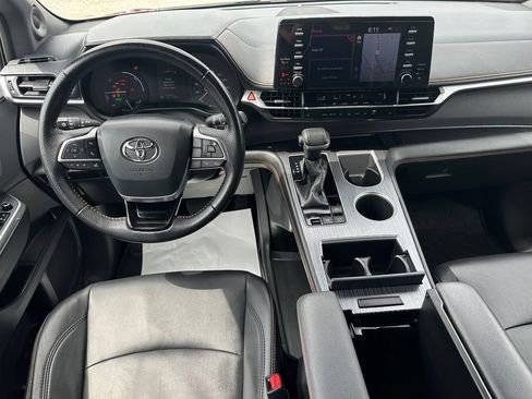 Used 2021 Toyota Sienna XSE w/ XSE Plus Package AWD/4WD image 28