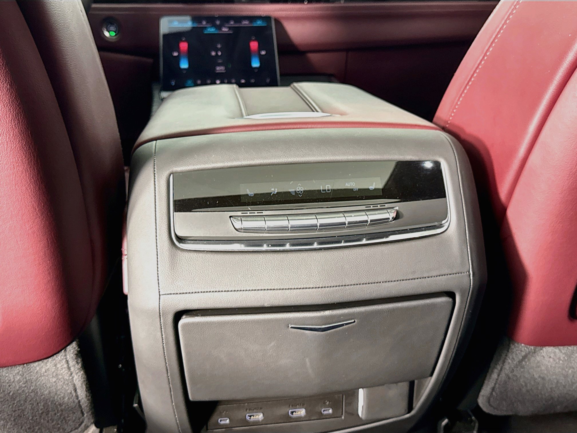 Used 2025 Cadillac Escalade ESV Sport w/ Touring Package AWD/4WD image 29