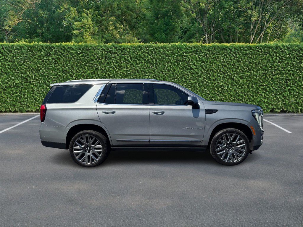 Used 2026 GMC Yukon Denali Ultimate AWD/4WD image 2