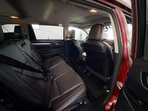 Used 2016 Toyota Highlander XLE AWD/4WD image 11
