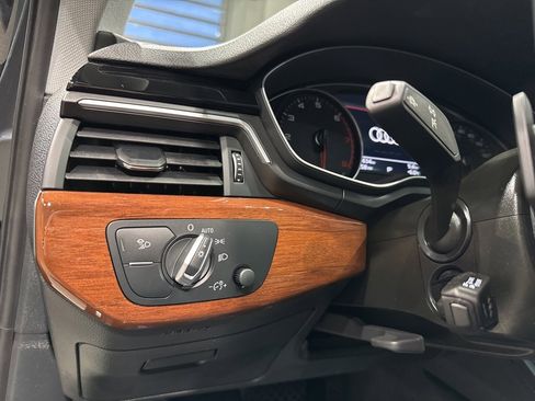 Used 2022 Audi A4 2.0T Premium image 30