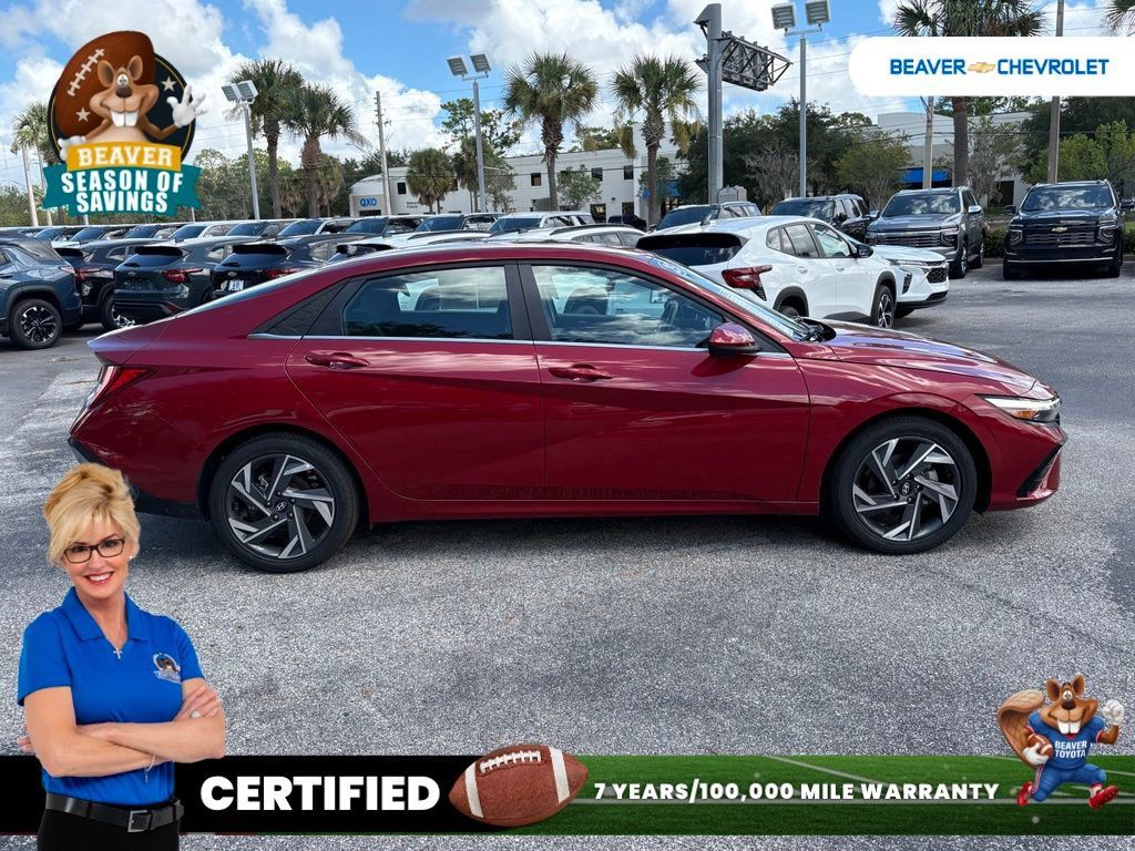 Used 2025 Hyundai Elantra SEL FWD image 8
