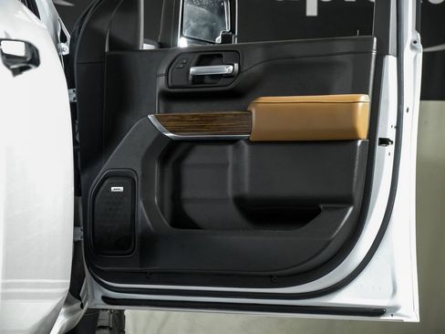 Used 2021 Chevrolet Silverado 2500 High Country w/ Z71 Off-Road Package image 36