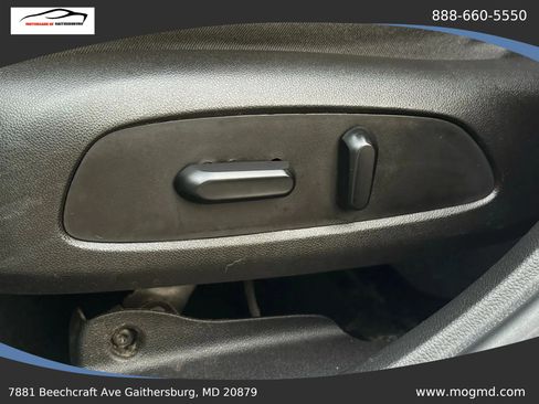 Used 2019 Chevrolet Cruze LT w/ Convenience Package image 19