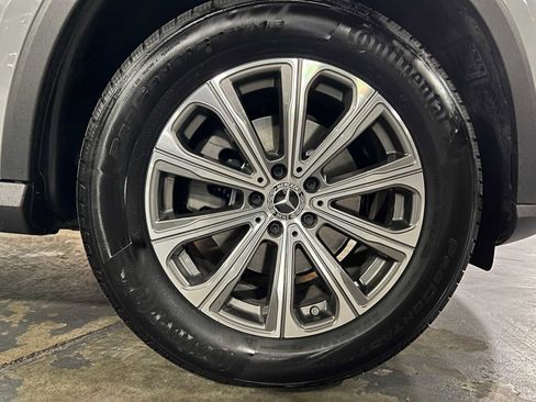 Certified 2025 Mercedes-Benz GLC 300 GLC 300 image 9