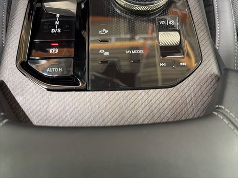 Used 2025 BMW X3 xDrive30i w/ Premium Package image 39