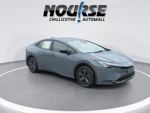 New 2026 Toyota Prius LE image 2
