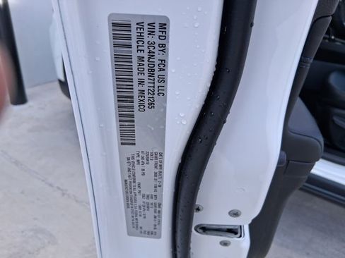 New 2026 Jeep Compass Latitude image 30