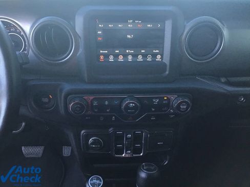 Used 2023 Jeep Wrangler Sport S image 33