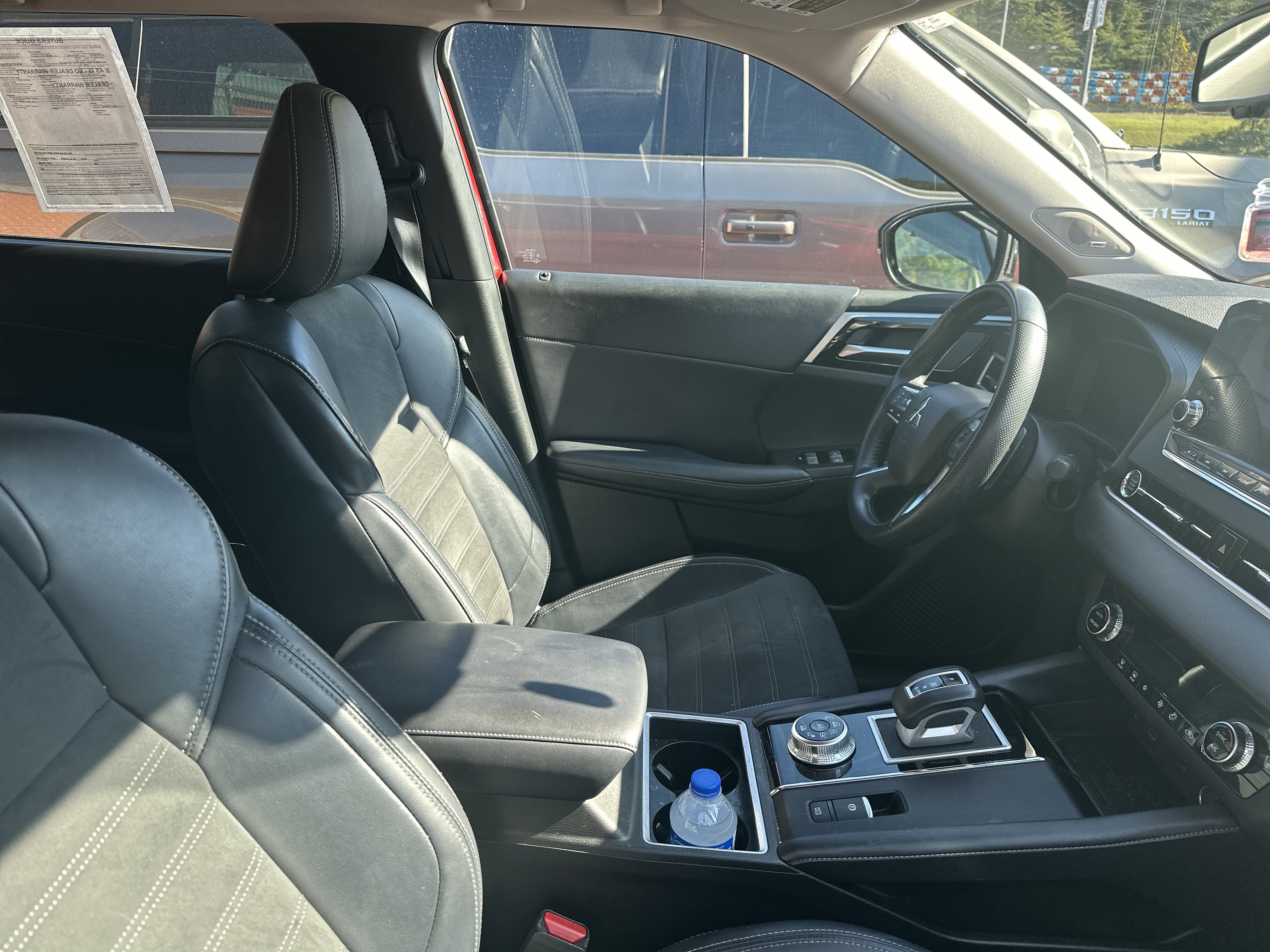 Used 2024 Mitsubishi Outlander SE AWD/4WD image 6