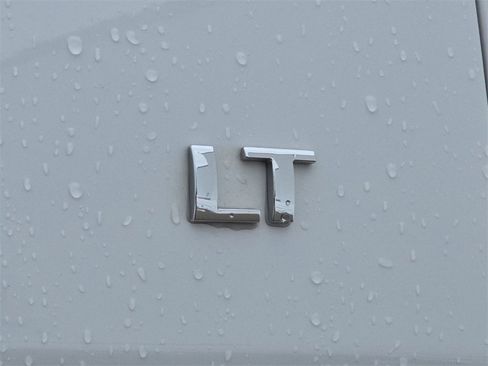 Certified 2022 Chevrolet Traverse LT image 33