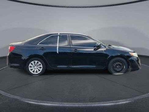 Used 2014 Toyota Camry FWD image 9