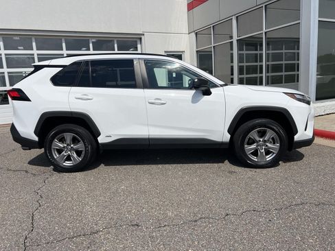 Used 2025 Toyota RAV4 LE AWD/4WD image 17