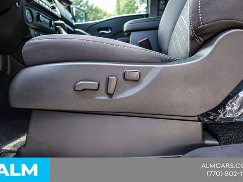 Used 2025 Nissan Frontier SV RWD image 19