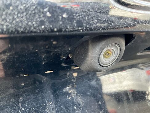 Used 2015 Toyota Sienna XLE w/ XLE Navigation Package image 9