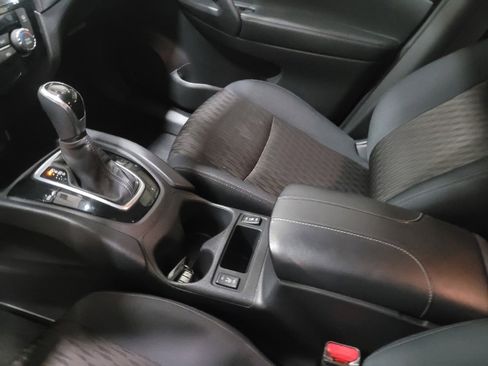 Used 2017 Nissan Rogue SV image 26