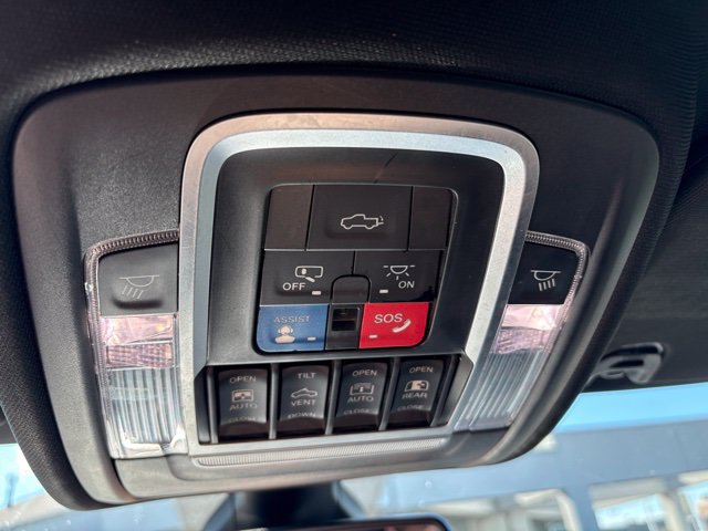Used 2020 RAM 1500 Laramie AWD/4WD image 23