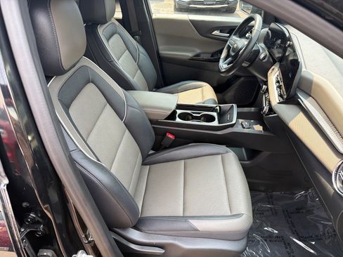 Used 2025 Chevrolet Equinox LT w/ Convenience Package II AWD/4WD image 17