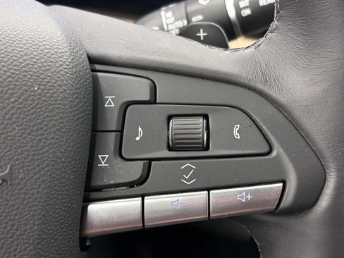 Used 2024 Cadillac XT4 Premium Luxury w/ Technology Package FWD image 31