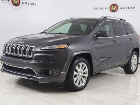 Used 2018 Jeep Cherokee Overland AWD/4WD image 5