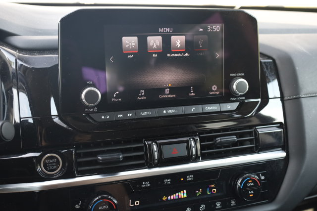 Used 2024 Nissan Pathfinder SV AWD/4WD image 21