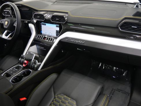 Used 2021 Lamborghini Urus image 14