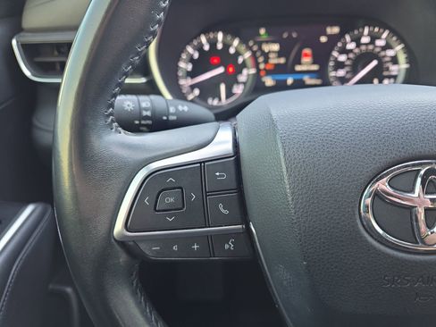 Used 2021 Toyota Highlander XSE image 17