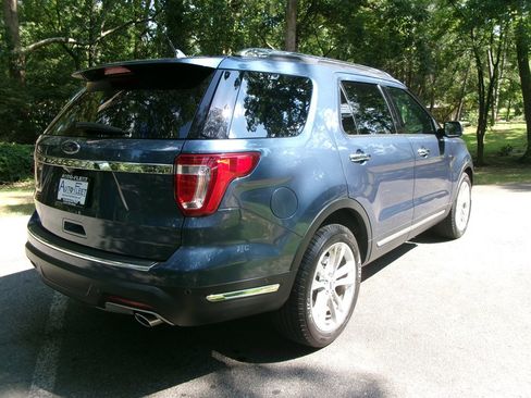 Used 2018 Ford Explorer Limited w/ Equipment Group 301A image 5