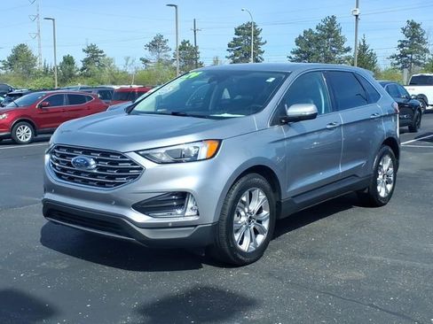 Certified 2024 Ford Edge Titanium AWD/4WD image 3