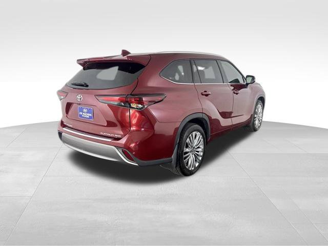 Used 2024 Toyota Highlander Platinum AWD/4WD image 6