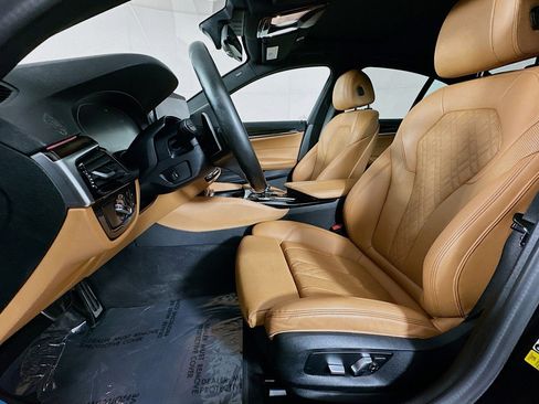 Used 2021 BMW 540i w/ M Sport Package image 18