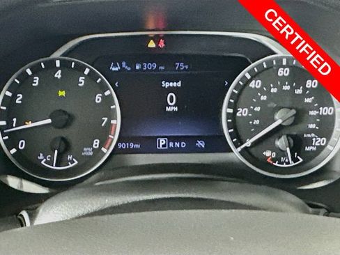 Used 2025 Nissan Frontier SV RWD image 2