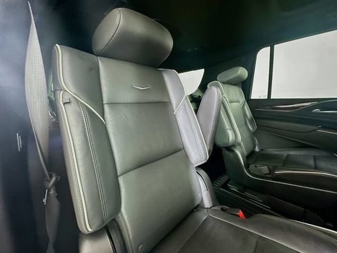 Used 2023 Cadillac Escalade ESV Premium Luxury AWD/4WD image 36