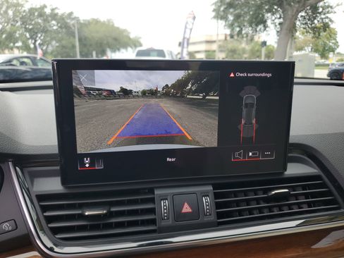 Used 2022 Audi Q5 e Premium Plus image 23